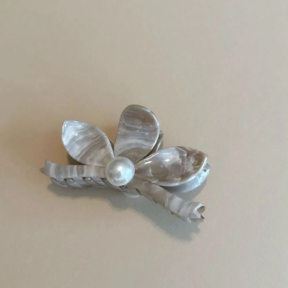 Pearl flower Hair Clip #1561 - Picture 3 of 5